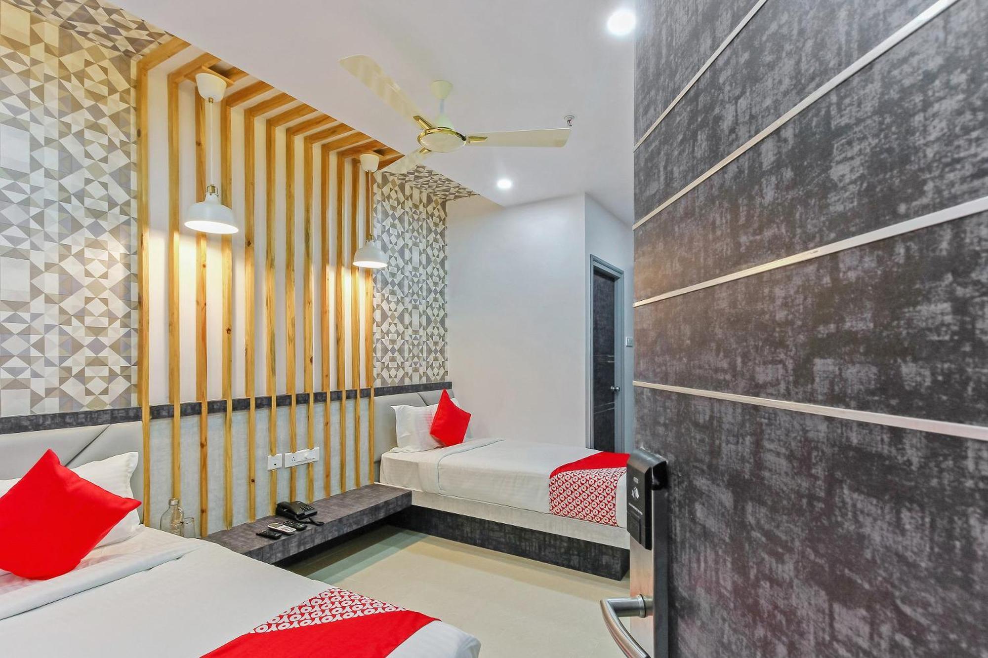 Super Capital O Hoysala Inn Secunderabad Екстер'єр фото