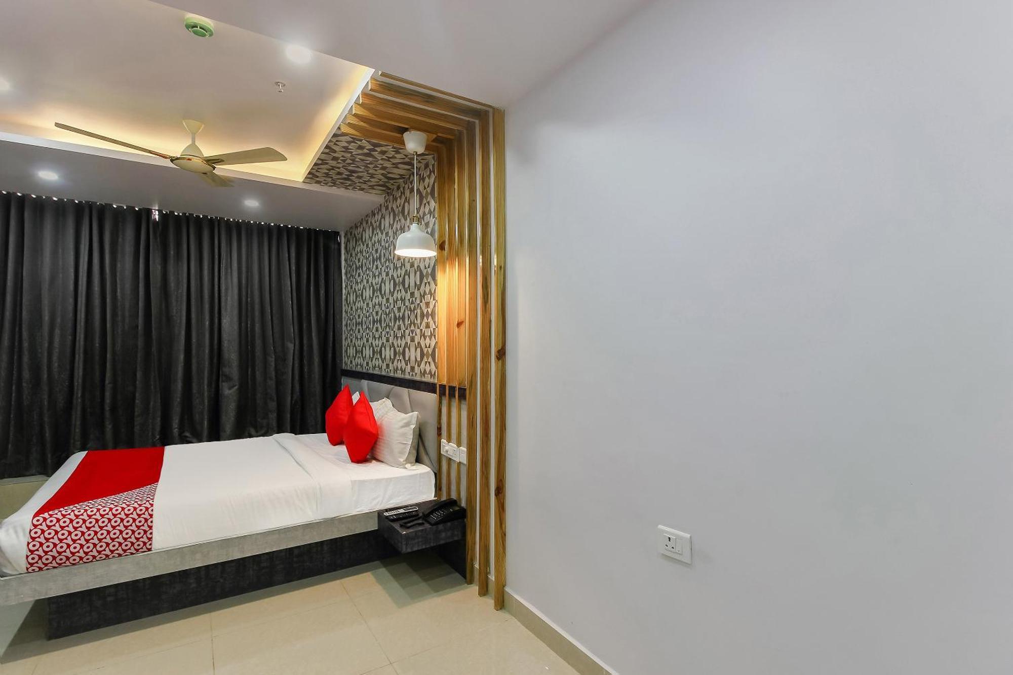 Super Capital O Hoysala Inn Secunderabad Екстер'єр фото