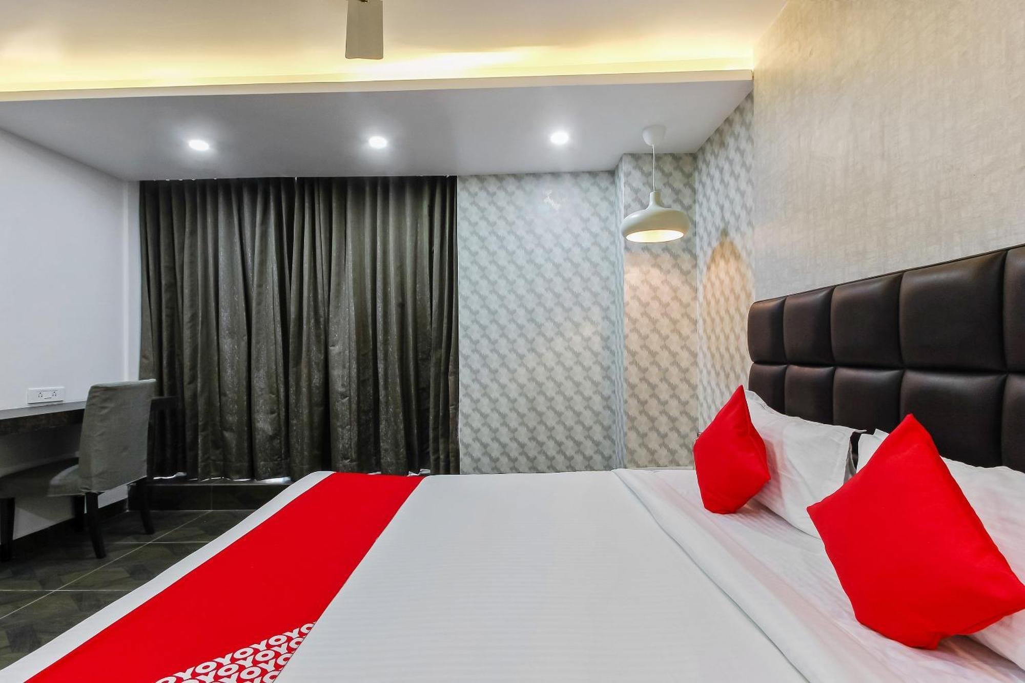 Super Capital O Hoysala Inn Secunderabad Екстер'єр фото