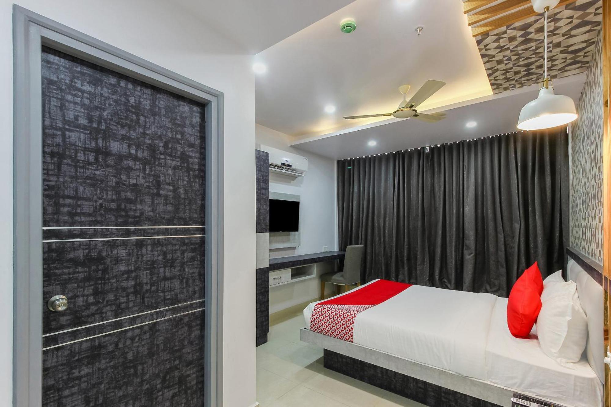 Super Capital O Hoysala Inn Secunderabad Екстер'єр фото