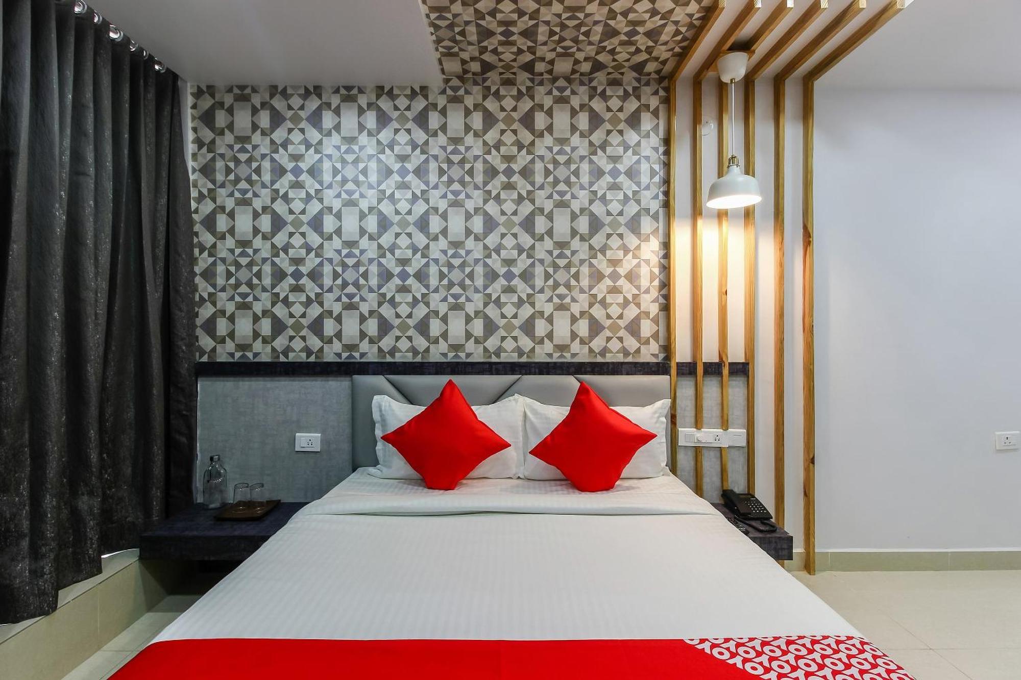 Super Capital O Hoysala Inn Secunderabad Екстер'єр фото
